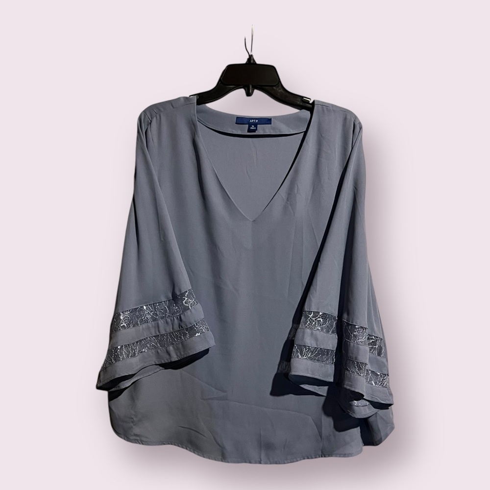 Periwinkle women’s APT 9 Blouse size XL
